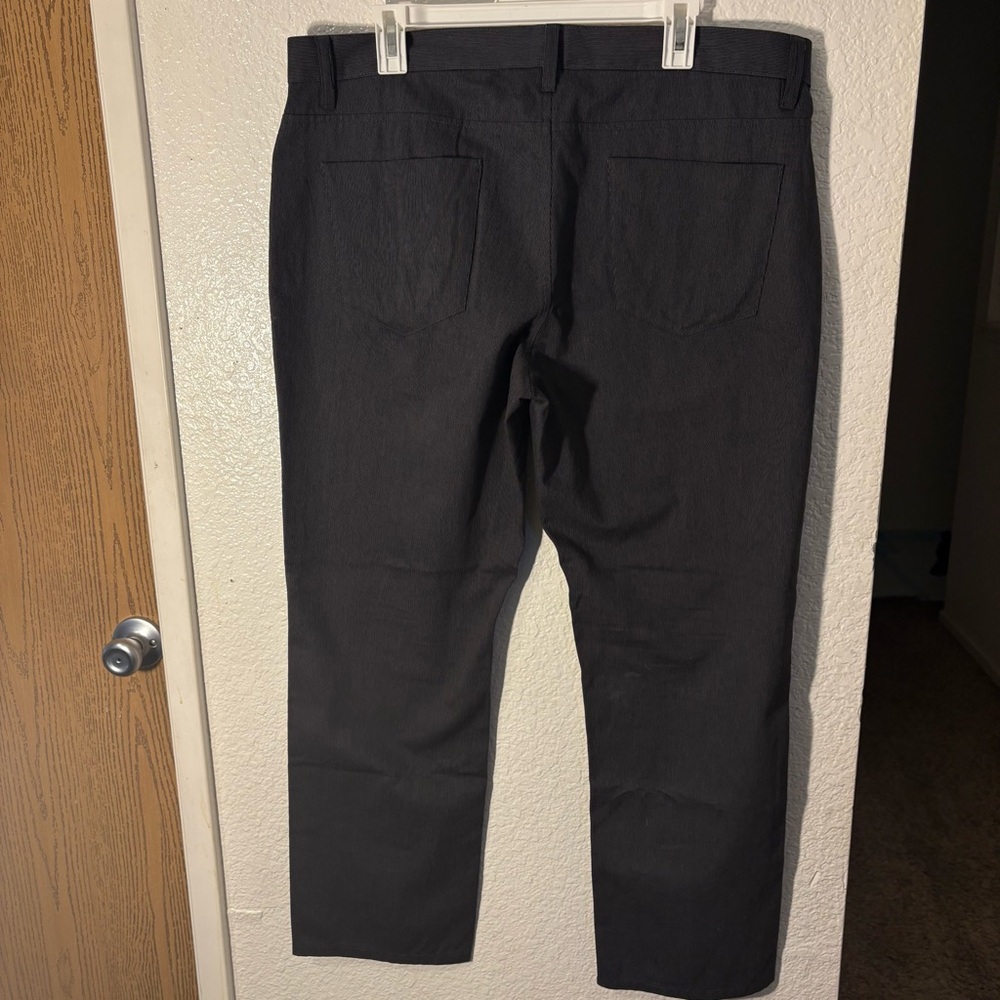 Alfani Men's Slim Fit Gray Charcoal Pinstripe Casual Trousers Size 36x30 - Picture 2 of 4